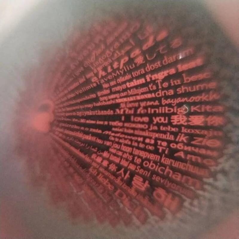 Halskette mit Herz Anhänger – projiziert "I♡U" in 100 Sprachen 19 damen halskette herz 100 sprachen ich liebe dich projektion